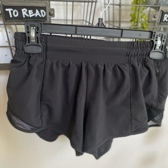 lululemon athletica Pants - Lululemon Black 2.5” Hotty Hot Shorts